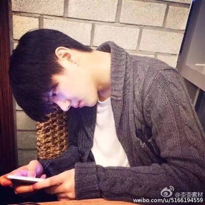 ”男朋友生气了怎么办” ”多半是装的 打一顿就好了” #无水印男头##玩网男头##男生头像##无水印男生头像集#