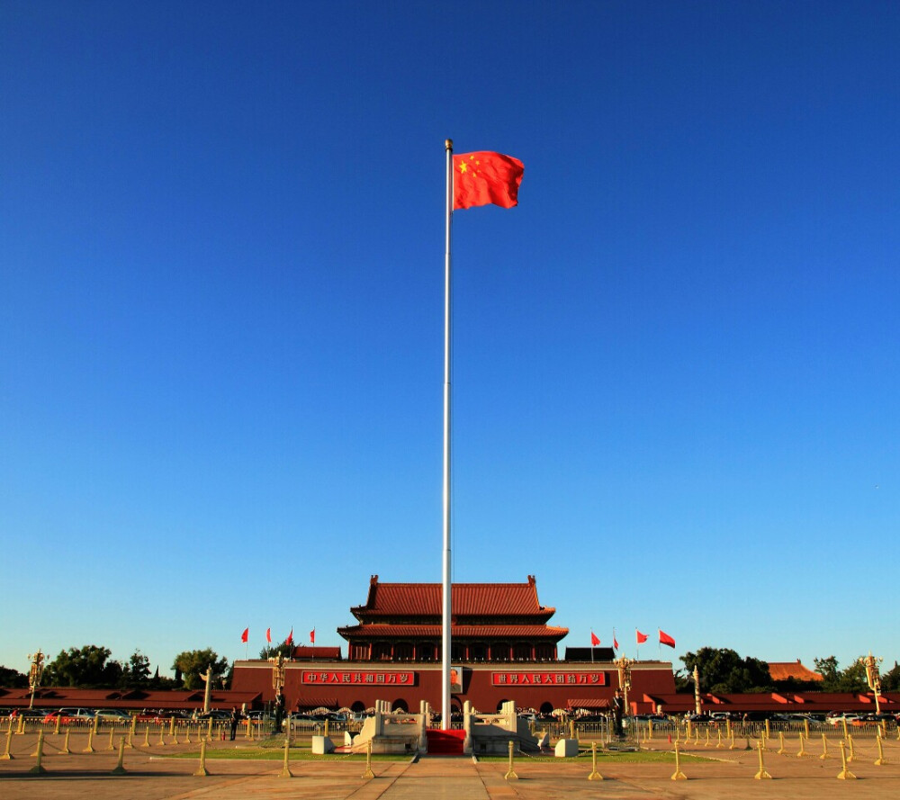 五星红旗迎风飘扬他是我们的信仰