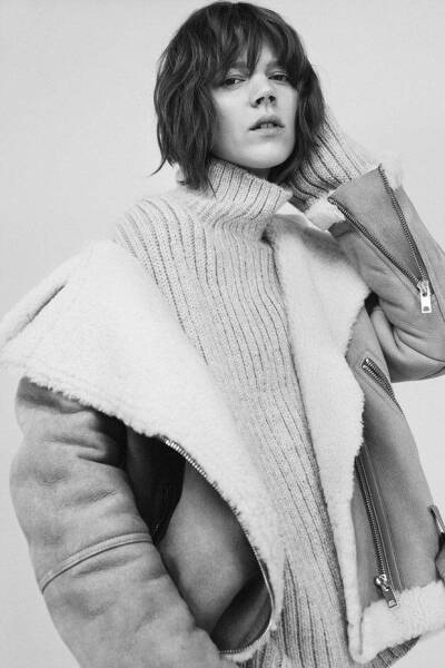 Freja Beha Erichsen为MO&Co拍摄的2016秋冬系列广告大片
摄影Nicole Maria Winkler
造型Jenny Kim
