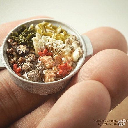日本艺术家田中智的微型工作室制作出来的指尖上的美食