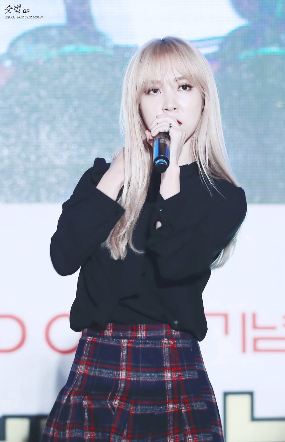 #MAMAMOO# #玟星# #文星伊# #MOONBYUL#
【160903 Hemaru Valley开业祝祭9p】
金发星公主超美！
cr.huzy_on