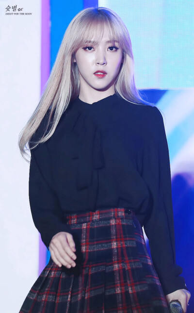 #MAMAMOO# #玟星# #文星伊# #MOONBYUL#
【160903 Hemaru Valley开业祝祭9p】
金发星公主超美！
cr.huzy_on