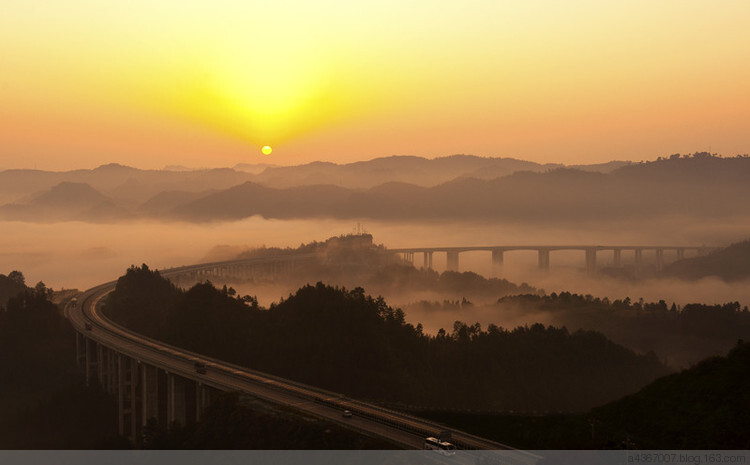 [组图] 古道边城吉茶路 缈缈仙境峰峦中(32P) - 大湘西从不缺少风景，就连高速公路都无比独特！