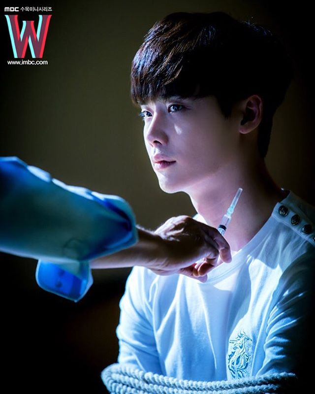 W两个世界 李钟硕 韩孝周