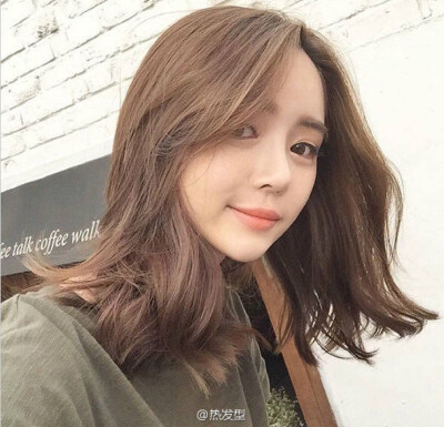 半长发 