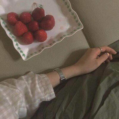 爱上一匹野马可我的家里没有草原 背景图 键盘图 -----玉婷