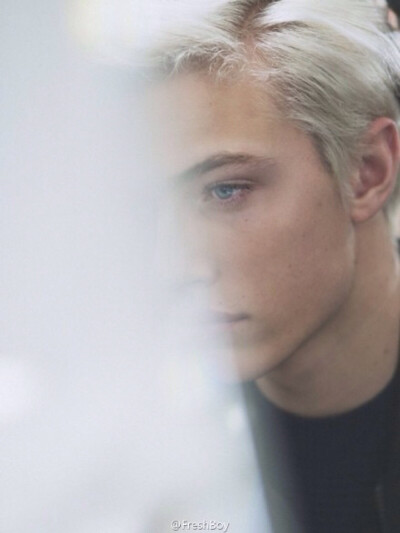 lucky blue smith