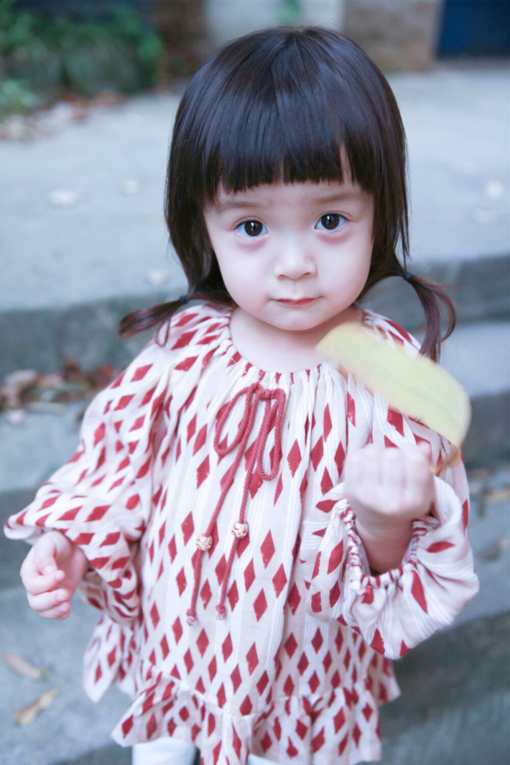 《放开我北鼻》中的哈琳 可爱俏皮,古怪萌娃.