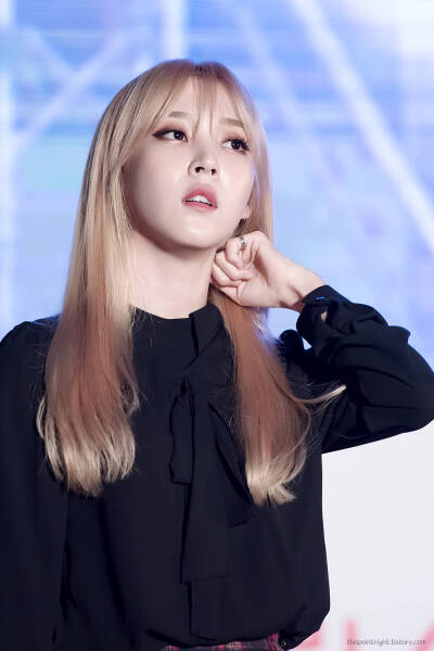 #MAMAMOO# #玟星# #文星伊# #MOONBYUL#
【160903 Hemaru Valley开业祝祭9p】
我的天 你这颗致命的盐星[崩溃]
图cr:thispointright