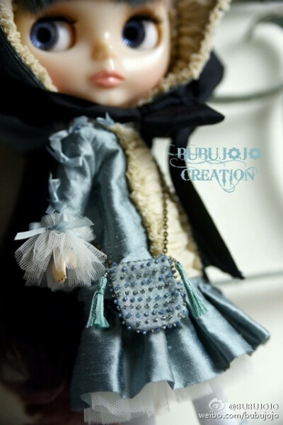 BUBUJOJO CREATION 九月新品 Blythe我是小貴族娃衣預購～ 首次淘寶店鋪開張，預購我是小貴族新品加贈靴子一双，轉發＋關注AT三位好友，抽2位送JOJOMOJO 系列福袋（包括：大衣，洋裝，靴子一雙，顏色隨機，如圖九） …