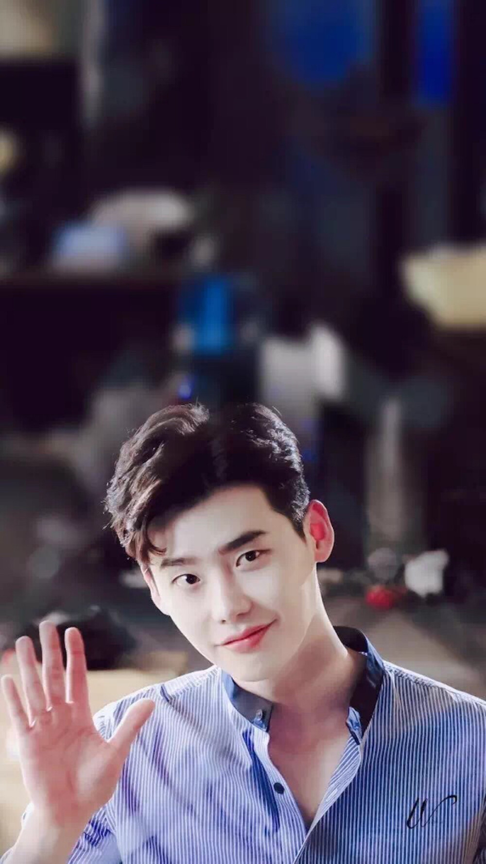 W - Two Worlds 两个世界
MBC 20th July - 14th Sep 2016
Lee Jong Suk 李钟硕