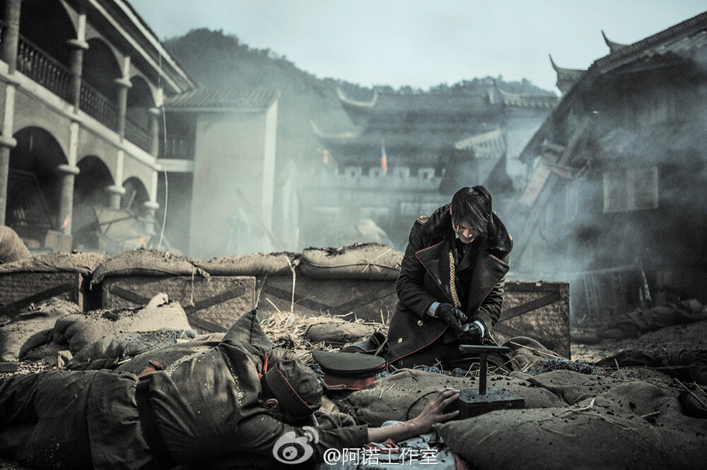 【陈伟霆】【cwt】【陈等等】 160913 老九门张启山张大佛爷 剧照 1208 x 805 px (图源： 微博@阿诺工作室)