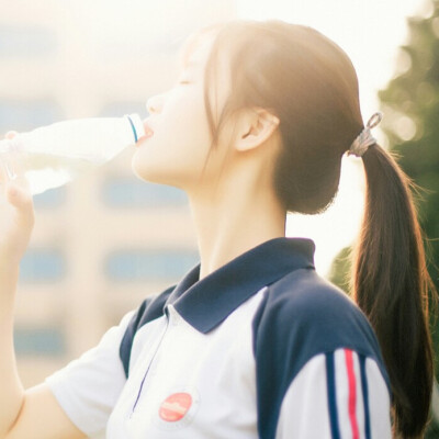 二呆辞 女生头像 女头 一女子 清新可爱风 Ci