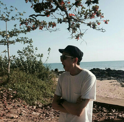 男头像
气质 韩日系 意境 全身图
by图姨