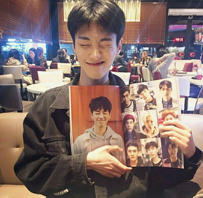 男头像
气质 韩日系 意境 全身图
by图姨