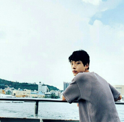 男头像
气质 韩日系 意境 全身图
by图姨