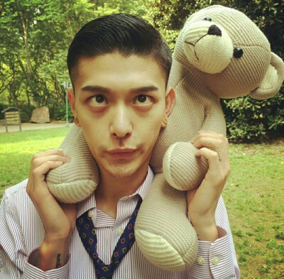 男头像
气质 韩日系 意境 全身图
by图姨