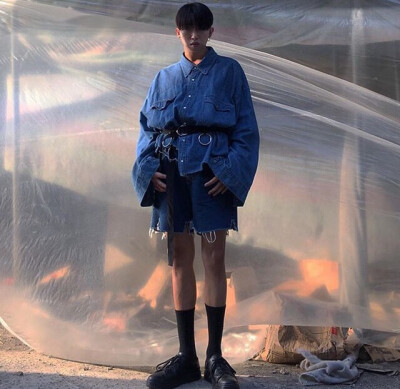 男头像
气质 韩日系 意境 全身图
by图姨