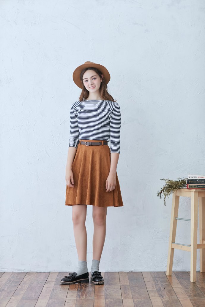 #来福士earth店5周年庆# 9月8日19：00-21：00，earth联合两位充满爱心、热心公益的日系穿搭达人@洛萁 和@吃奶酪 在来福士中庭【LOVE earth LOVE animal】现场直播，带你了解仿麂皮绒的流行与优点，教你玩转环保皮草的日系复古穿搭~保存链接或扫码设置提醒，参与直播互动有奖哦~...展开全文c