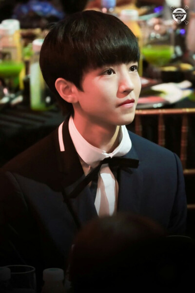 #王俊凯 #TFBOYS 时尚芭莎慈善夜 高清 西装 帅气