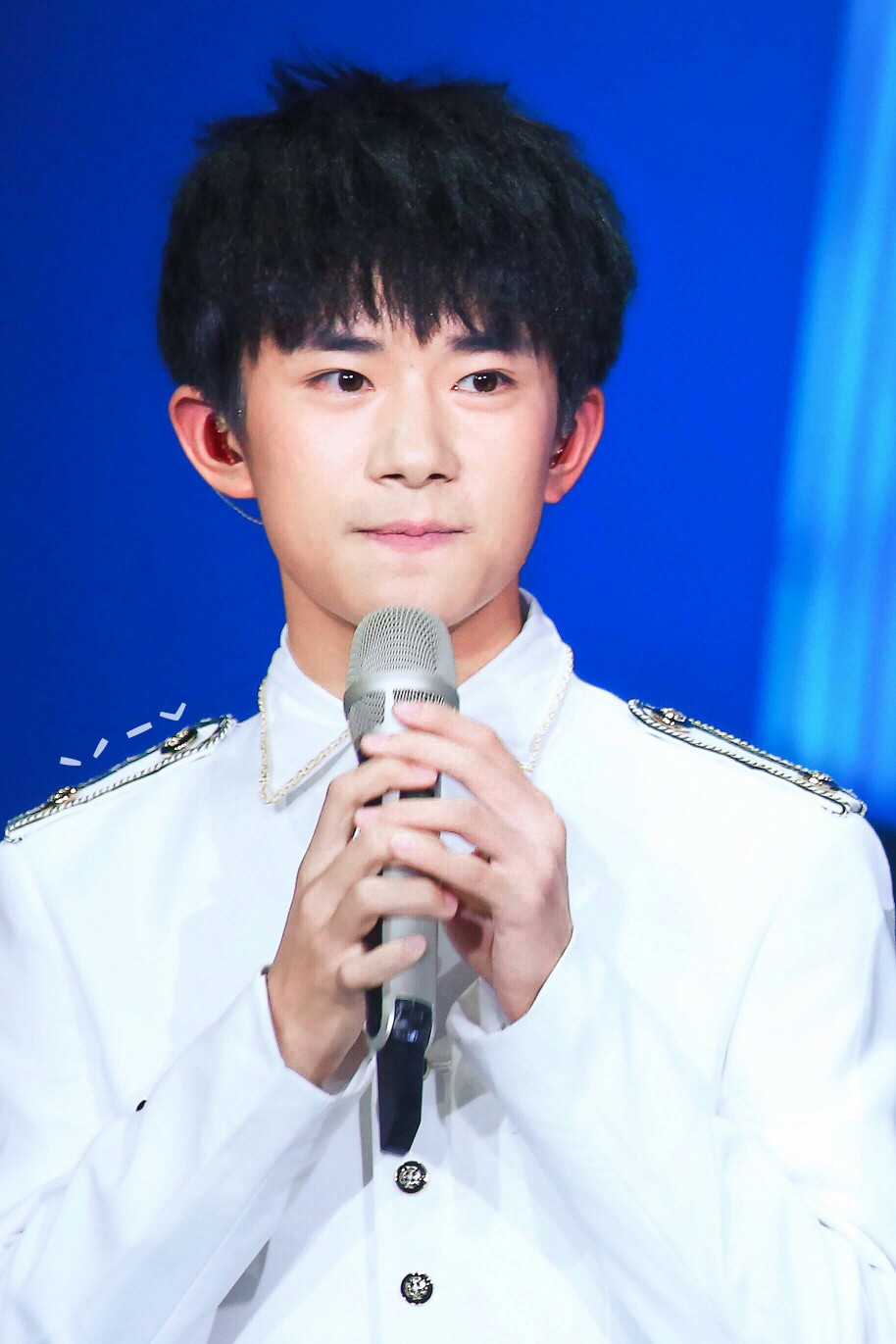 你这样的帅哥真是不容易，承受玉米卷儿的帅气
@TFBOYS-易烊千玺