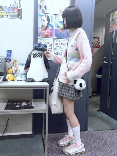 【真爱】小恶魔ano酱 原名志水彩乃 所属日本偶像团体 ゆるめるモ！
ano小可爱！【图片来源推特，贴吧以及官方粉丝群