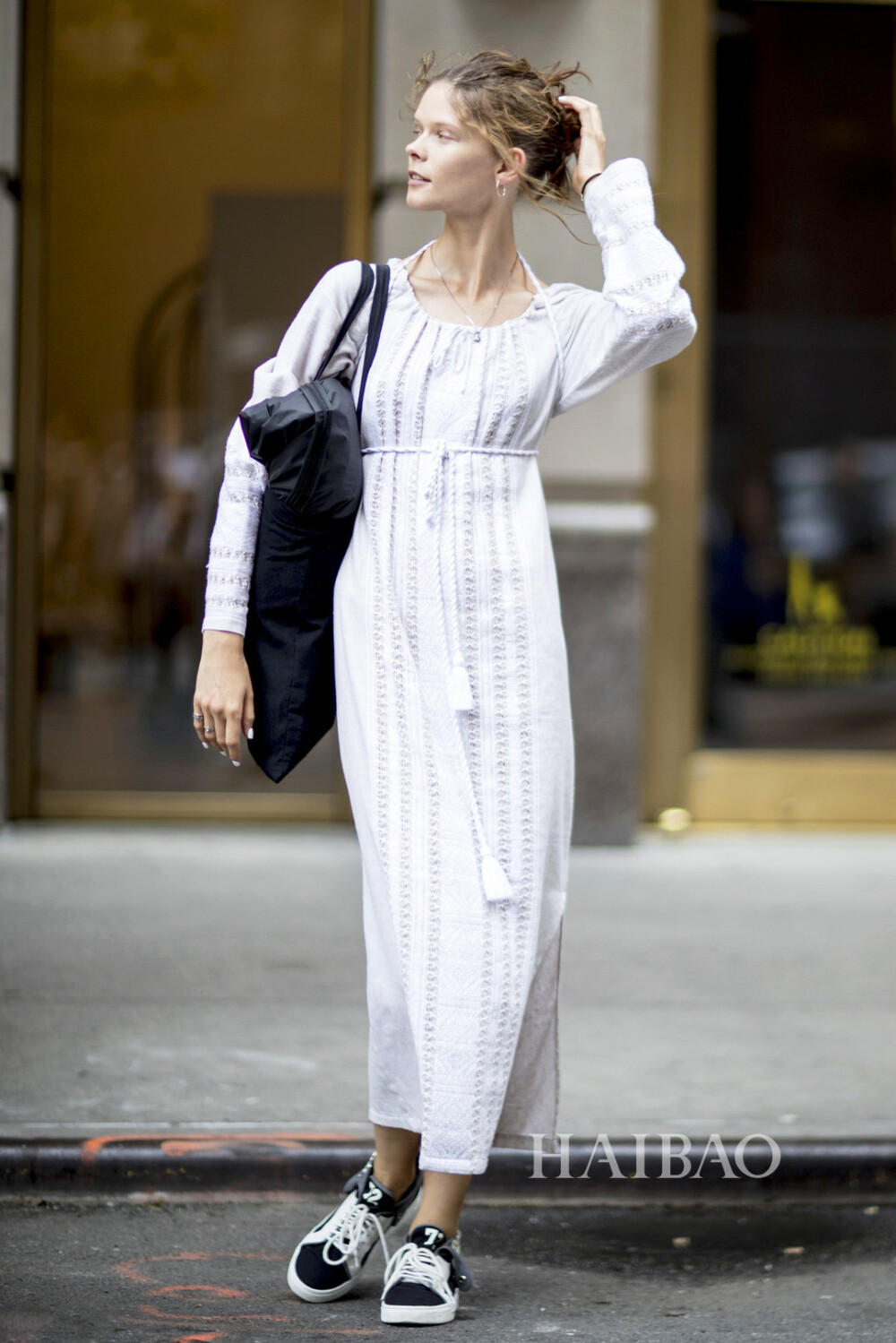 模特Irina Kravchenko 2017春夏纽约时装周秀场外街拍