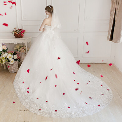 一定要找到，那个能让你的心静下来的人，从此不再剑拔弩张、左右奔突；
也一定要找到，那个能让你的心精进起来的人，从此万水千山、世世生生。