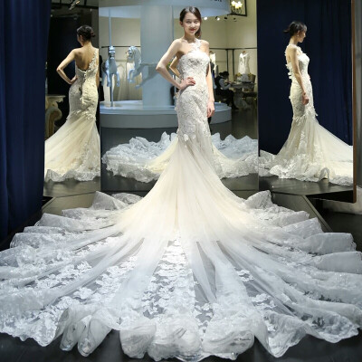 一定要找到，那个能让你的心静下来的人，从此不再剑拔弩张、左右奔突；
也一定要找到，那个能让你的心精进起来的人，从此万水千山、世世生生。