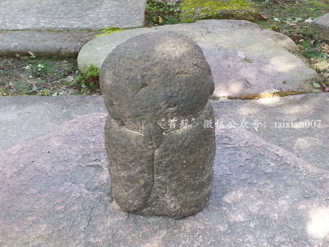 日本小石像
