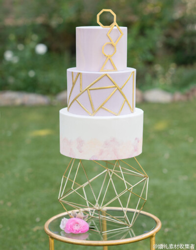 淡雅风格的婚礼蛋糕，配得上你的唯美婚礼吗？