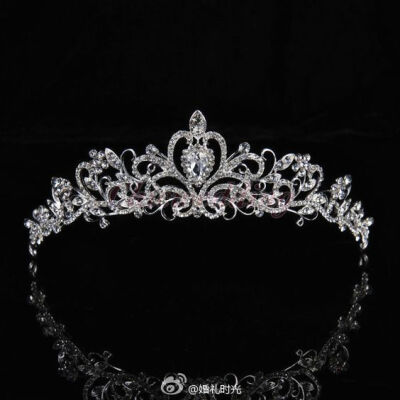 #新娘配饰#完整你的公主梦！这些bling bling 的皇冠简直不能更赞好吗？！