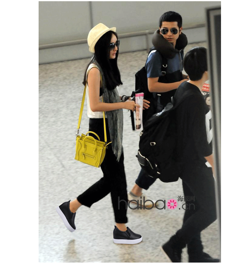 不仅是黑色显瘦，还有隐形内增高鞋哦！