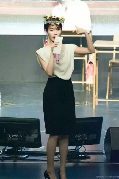 IU李知恩 老师，啦啦啦～美美哒