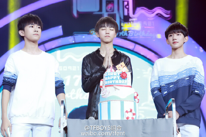 我们十七岁的队长@TFBOYS-王俊凯 生日快乐今天下午，#启航吧！王俊凯# 生日会在长沙圆满结束。现场再次演绎童年的经典翻唱，以及带来歌曲舞蹈和粉丝互动，与粉丝度过了热情又温馨的两小时。@TFBOYS-王源 和@TFBOYS-易烊千玺 还有家族师弟也送来特别祝福。错过直播的大家请戳链接：O一直播:TFBOYS-王俊凯正在直播