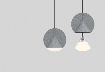 【几何探索吊灯】丹麦品牌Bolia设计了一个全新的吊灯，名叫邮票,它是由两种不同的软硬材质构成的。合并两个材质的设计理念来自典型的圆锥形状灯罩和两个几何圆形、三角形结合成一个完整的个体。