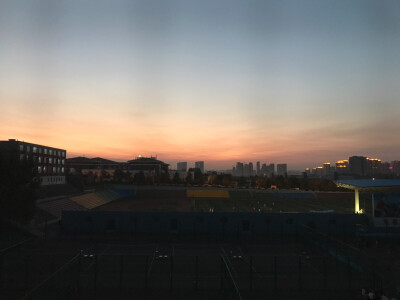 学校夜景