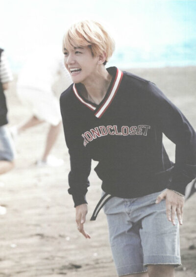 EXO 吴世勋 朴灿烈 都暻秀 边伯贤 张艺兴 金俊绵 金珉锡 金钟大 金钟仁斐济写真