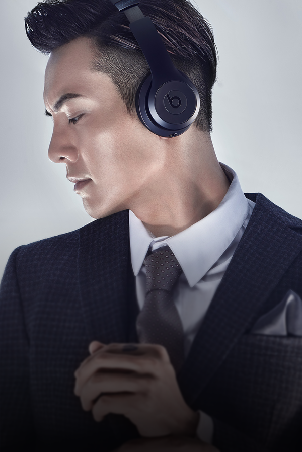 #陈伟霆xBeats#@William威廉陈伟霆 演绎Beats Solo3 Wireless ，多面玩转#不设线# 