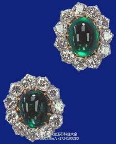 剑桥祖母绿耳钉（Cambridge Emerald Earrings）套装里面的其中一件，这个耳钉多么的简单！大气！突出主题！！好多人都和我说就喜欢这么简单大气不庸俗的款式。。。我想说我也喜欢