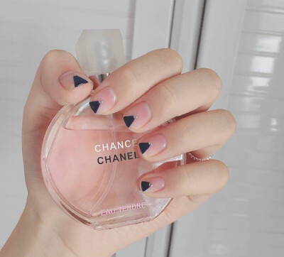 简单的法式美甲