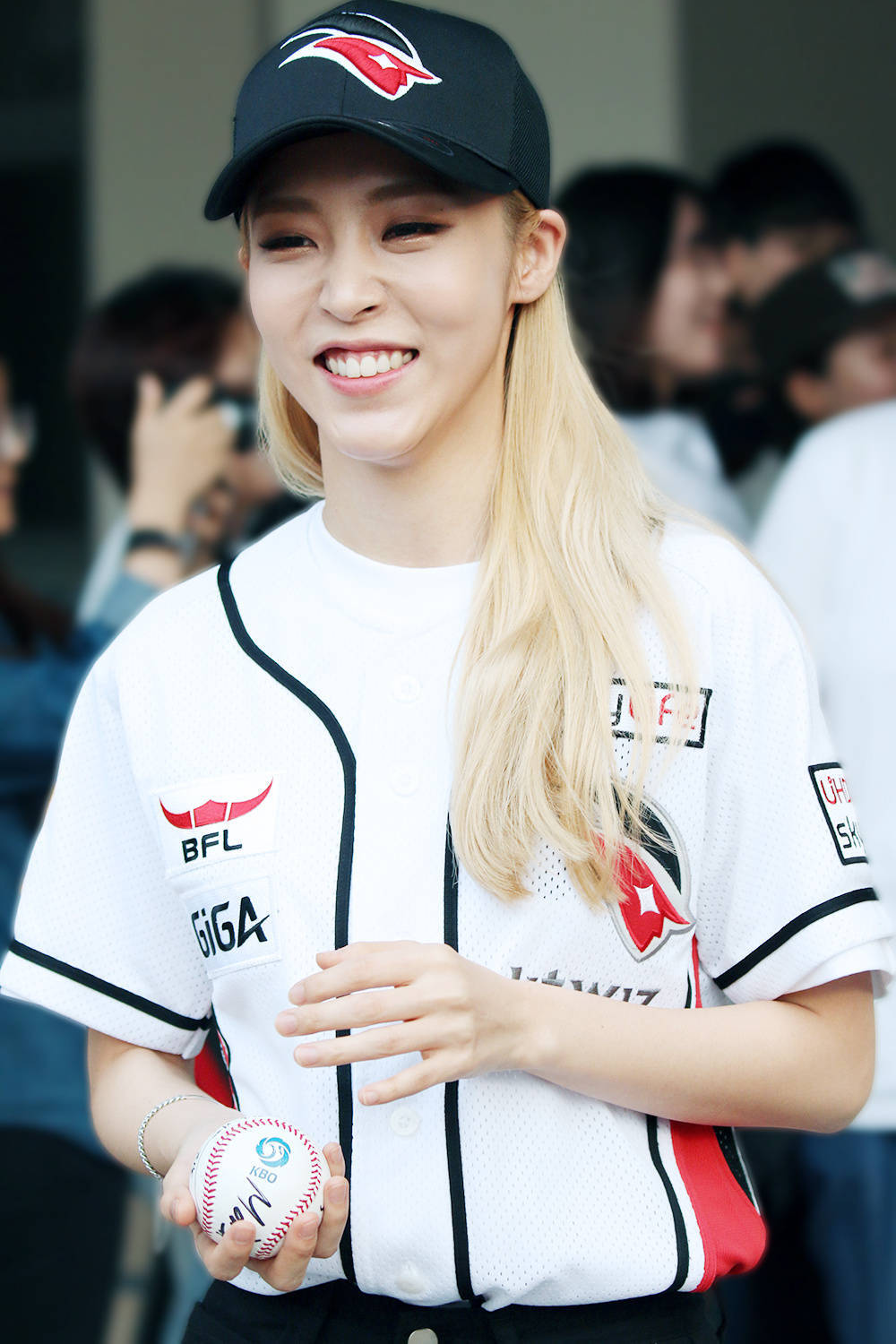 #MAMAMOO# #玟星# #文星伊# #MOONBYUL#
【160910 韩国职棒联赛 上班与开场实图9p】
图cr.viewfinder 4 mamamoo/inthelove
