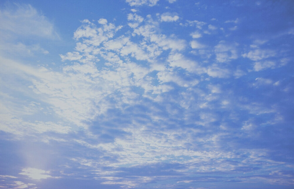 想告诉你我这里的天空和云朵多么温柔可爱☁