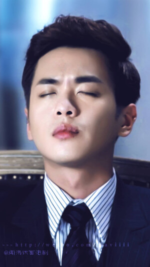 #电视剧麻雀# #张若昀#    
【手机壁纸】
唐队要撑住啊啊啊

最好的唐山海。 最棒的张若昀。  