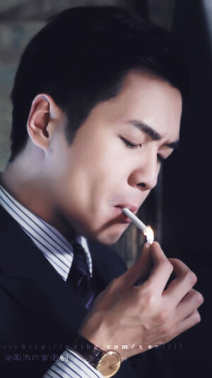 #电视剧麻雀# #张若昀#    
【手机壁纸】
唐队要撑住啊啊啊

最好的唐山海。 最棒的张若昀。  