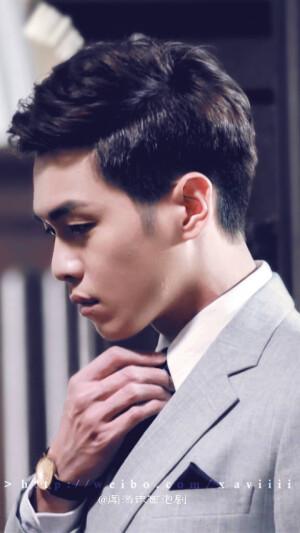 #电视剧麻雀# #张若昀#    
【手机壁纸】
唐队要撑住啊啊啊

最好的唐山海。 最棒的张若昀。  