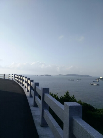 浙江温岭石塘镇环海绿道，骑行看海看花，很舒糊