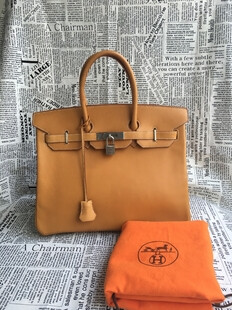 hermes Birkin 35，漂亮的奶茶色，银扣， H刻（2004年）成色非常好，四角无磨，内里干净，原装尘袋，工价10W+，这个4W不到，白富美必备单品