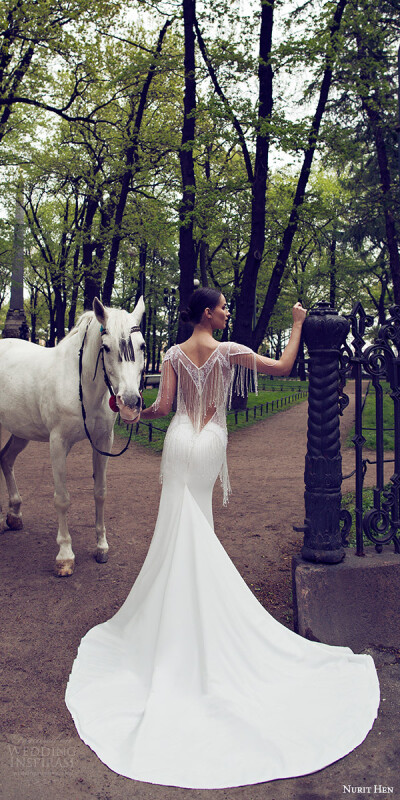 以色列婚纱设计师品牌 Nurit Hen 释出2016年「White Heart 白色之心」婚纱系列