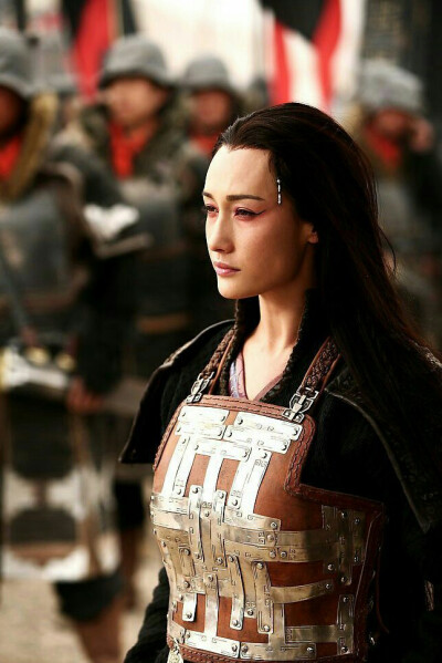 大爱 Maggie Q
以前的女星靠气质和眼神。现在的只有美瞳美瞳美瞳